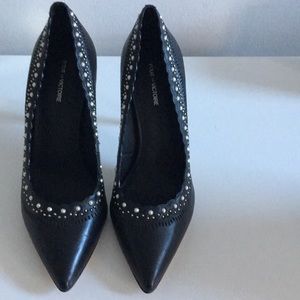 Pour la Victoire Cerella Pump Black size 7